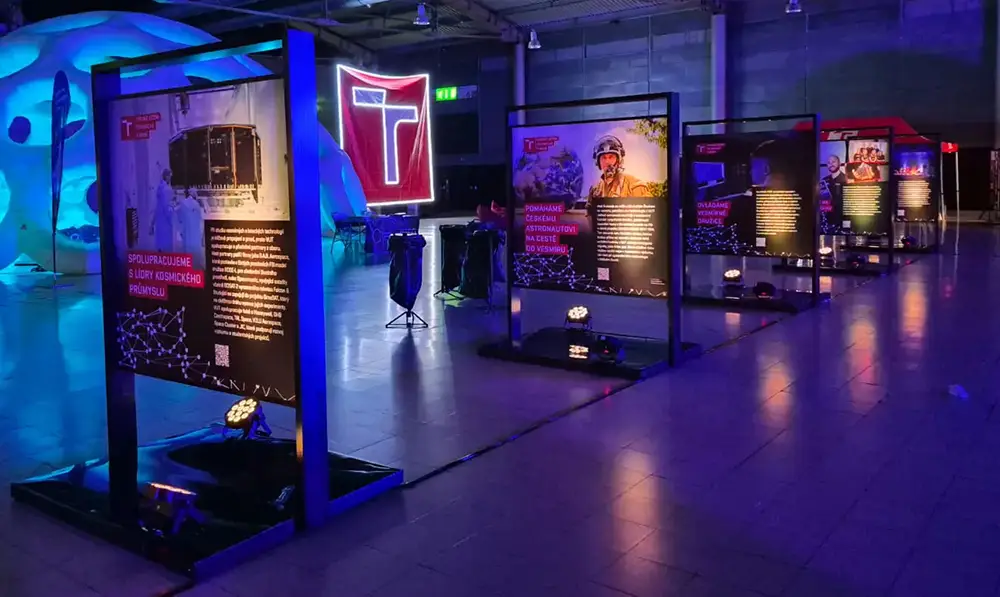 Vonkajší výstavný stojan Maxi